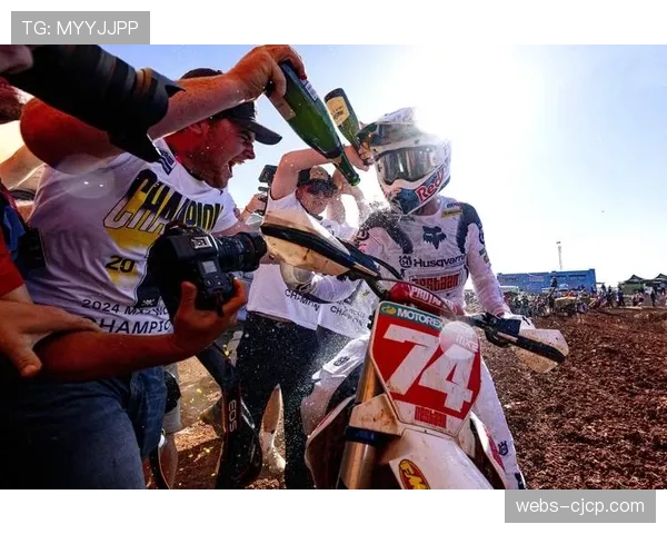 技术回看：冠军车手如何在关键弯道实现外道超越